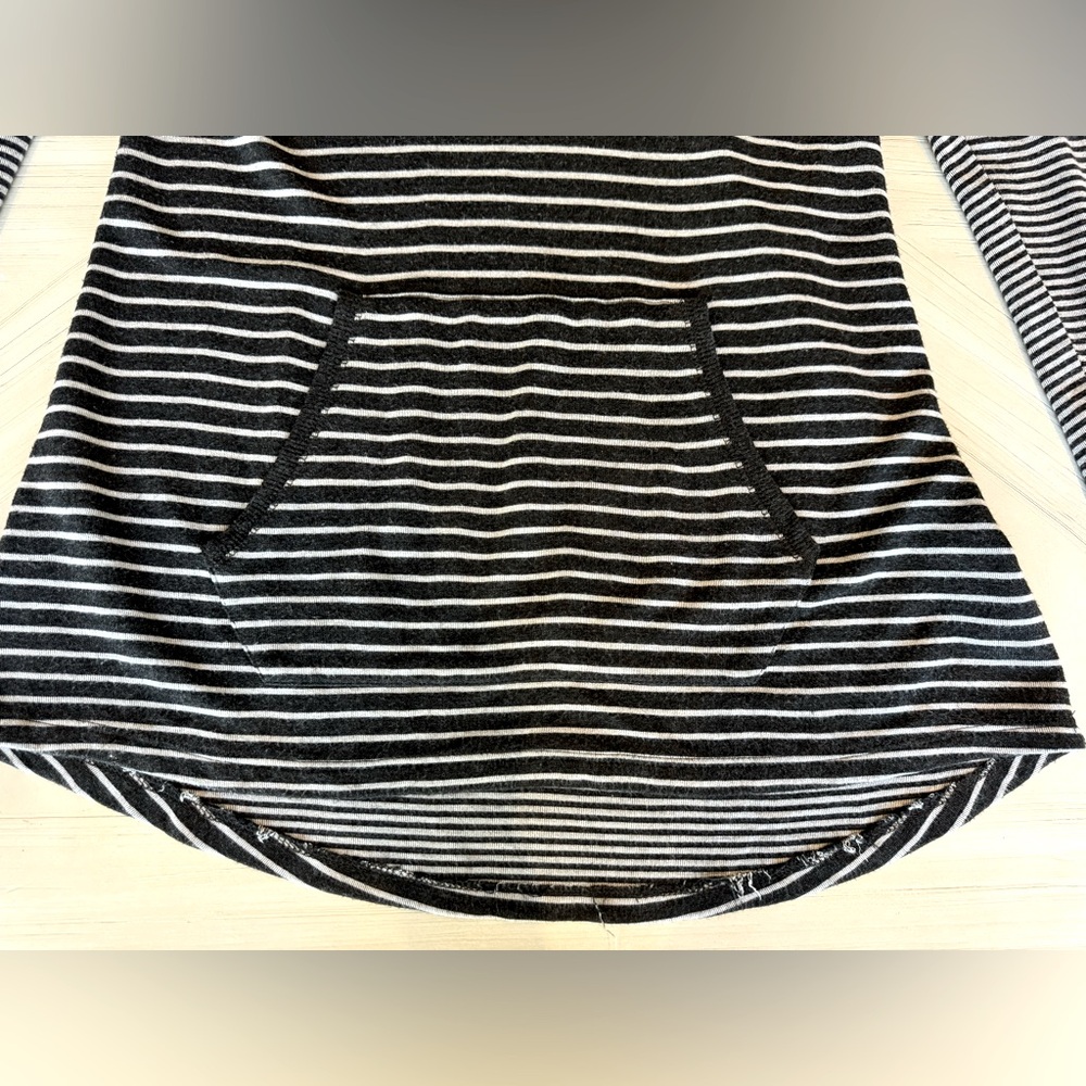 Striped Hooded Pullover Hi-Low Hem & Kangaroo Pocket - Size S - Picture 11 of 14